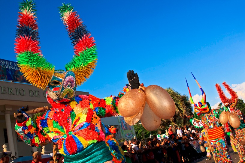 Photo of Carnavales dominicanos activan el turismo interno del país.