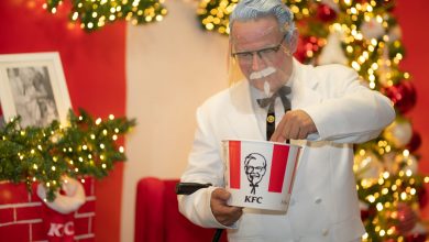 Photo of KFC inicia la navidad con apertura de la “Casa del Coronel Sanders”